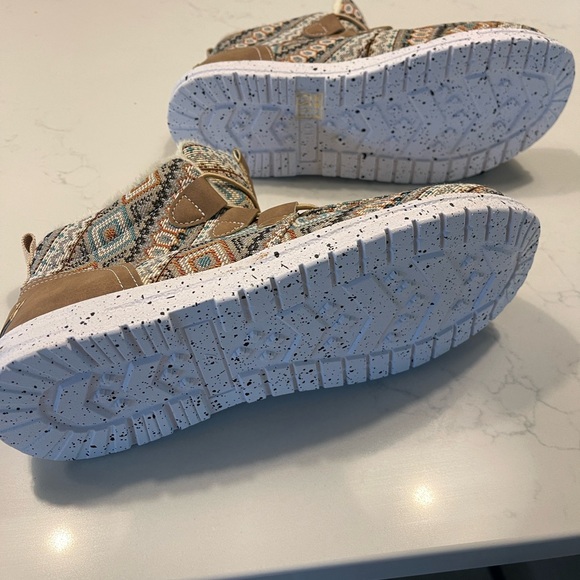 AZTEC PRINTED BOOTIE (Boots) - Picture 4 of 4